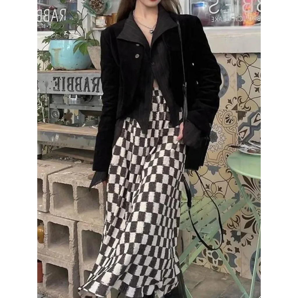 Black Pleated Gothic Harajuku Blouse – Button-Up Long Sleeve